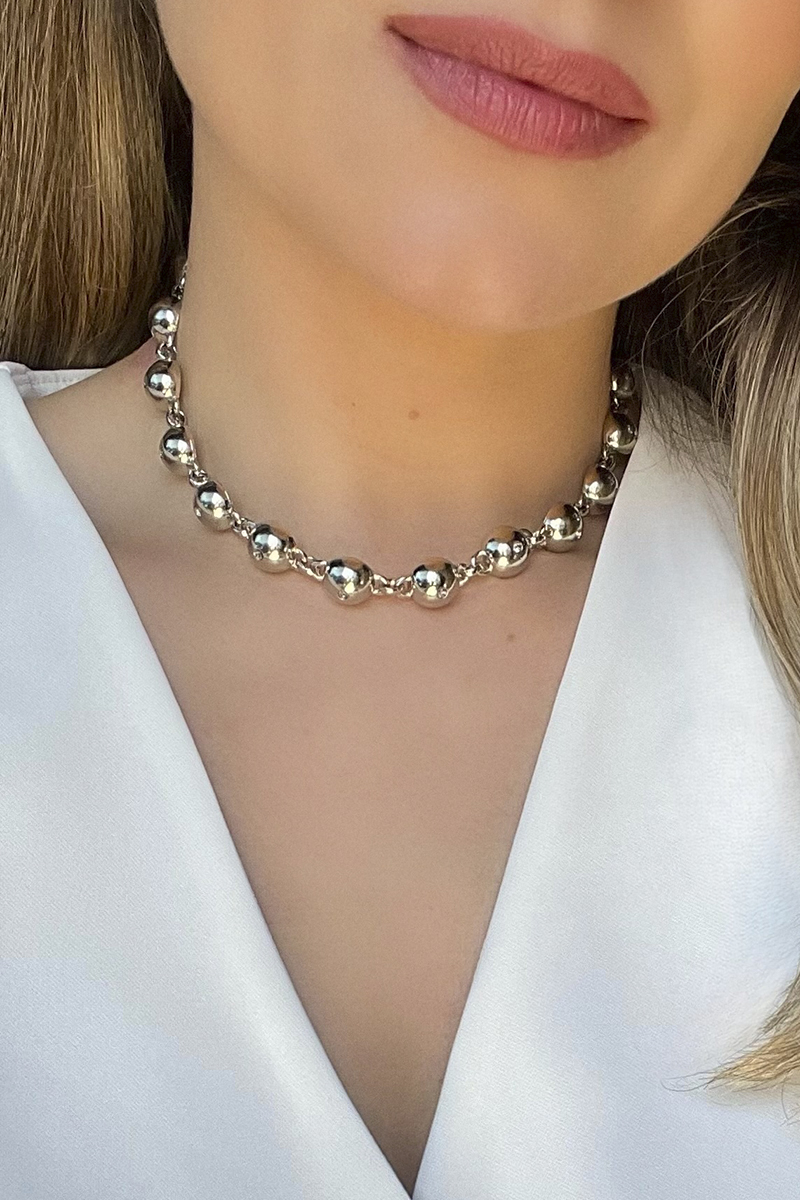O Charme do Colar Choker: Como e Quando Usá-lo?